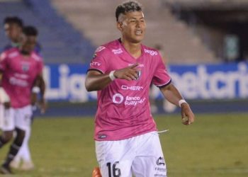 Alianza Lima: Darlin Leiton llegó al Perú para sumarse a pretemporada blanquiazul