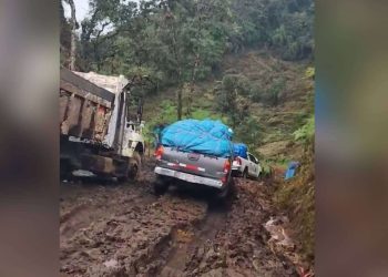 Amazonas: mal estado de ruta alterna dificulta traslado de comitiva con ayuda humanitaria