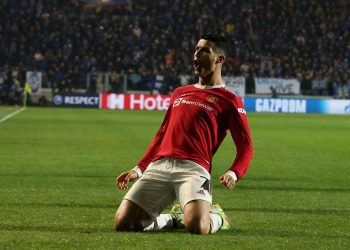Cristiano Ronaldo se marcharía del Manchester United si no clasifica a la Champions League, según medio británico