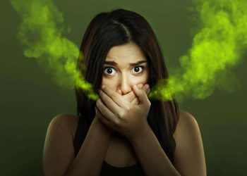 Descubre por qué tienes mal aliento si te lavas los dientes