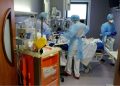 Francia prevé rozar los 4,000 pacientes en UCI en Navidades