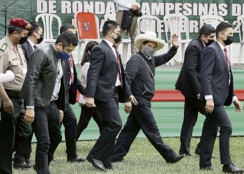 Pedro Castillo contra el tiempo para frenar un proceso de vacancia