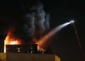 Sedapal aumenta presión de agua y envía cisternas para apoyar a bomberos en incendio de Mesa Redonda