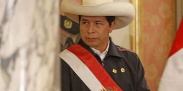 Presentan moción de vacancia contra presidente Pedro Castillo ante el Congreso