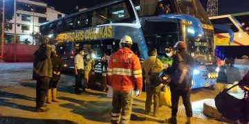 Mayores de 45 años que no tengan dos dosis no podrán realizar viajes interprovinciales desde el lunes 15