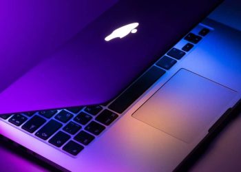 Apple paga US$ 100,500 a un estudiante que descubrió vulnerabilidad en la cámara web de una Mac