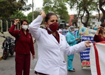 Candidata al decanato nacional del Colegio de Obstetras del Perú propone reducir brecha de profesionales