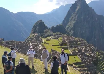 Machu Picchu recibió cerca de 450,000 turistas en 2021, un 66% más que en el 2020