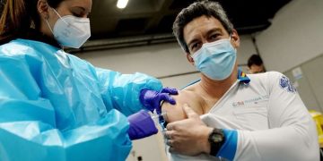 Ómicron sin control: Perú superó su pico máximo de casos de toda la pandemia