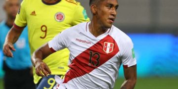 Se prenden las alarmas en Selección Peruana: Renato Tapia sufrió lesión en la rodilla y sería baja ante Colombia y Ecuador