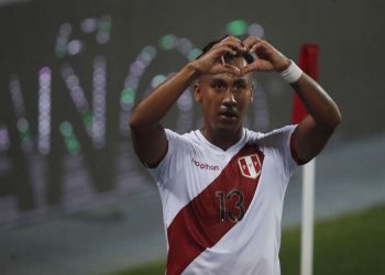 Renato Tapia triplica valor de equipo que lo eliminó de la Copa del Rey