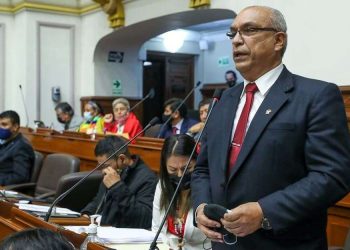 Kamiche sobre Perú Democrático: Si se suma Betssy Chávez, nos daría un peso importante