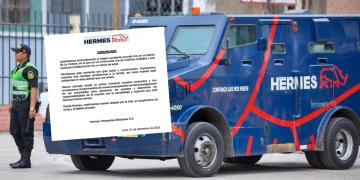 Camión blindado de la empresa Hermes custodiado por policía junto a comunicado oficial tras incidente