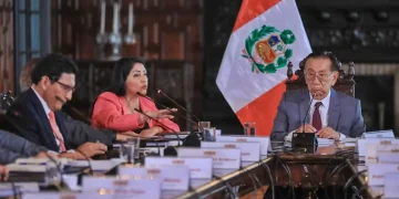 Reunión oficial del Consejo de Ministros en Palacio de Gobierno para discutir medidas ante la crisis energética en el país.