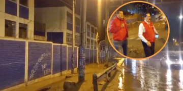 Aniegos y acumulación de agua en calles de Lima tras lluvias intensas con autoridades inspeccionando la zona