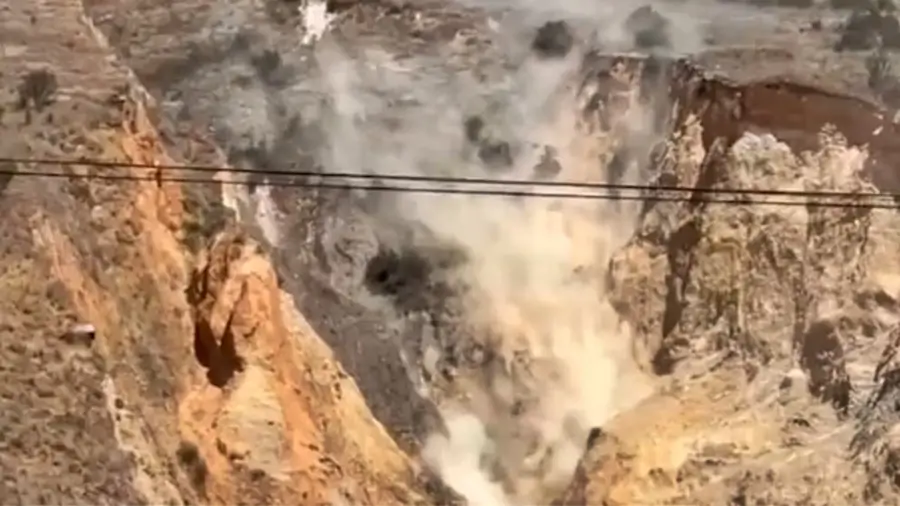 Deslizamiento de tierra y rocas en cerro tras sismo en Junín