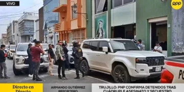 Operativo policial en Trujillo con camionetas y agentes tras el cuádruple asesinato y secuestro
