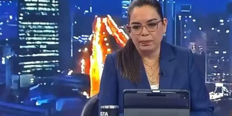 Milagros Leiva en programa de televisión durante emisión en vivo