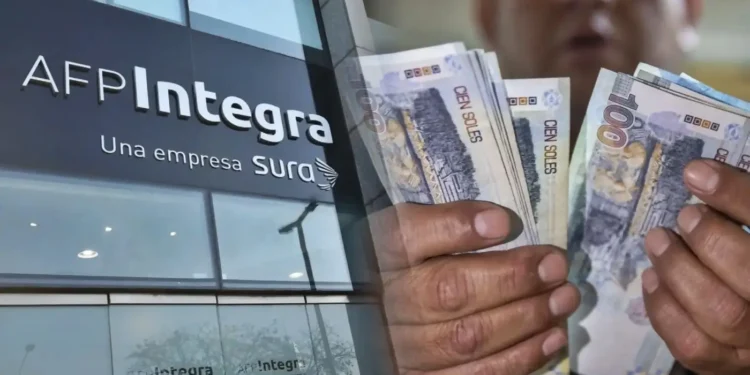 Fachada de AFP Integra y persona contando billetes en soles para nota sobre proyecto de retiro de fondos.