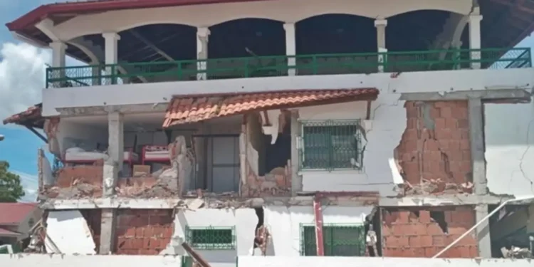 Terremoto en Panamá causa daños en edificaciones y activa la alerta por tsunami en las costas del Pacífico.